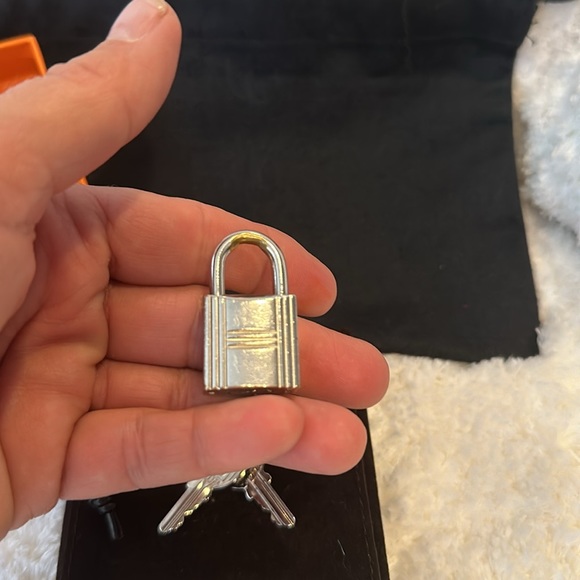 Authentic Hermes Silver Lock & 2 Keys # 110 - Picture 6 of 7